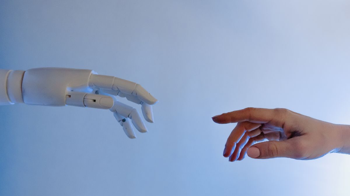 BuzzFix: Is Artificial Intelligence Really a Threat to Human Workforce? - Vimarsana News