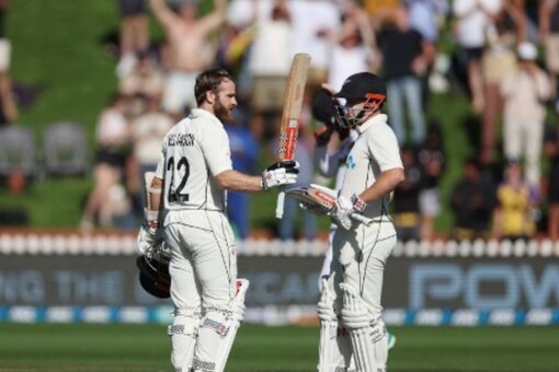 Kane Williamson, Henry Nicholls put New Zealand on top (AP Image)