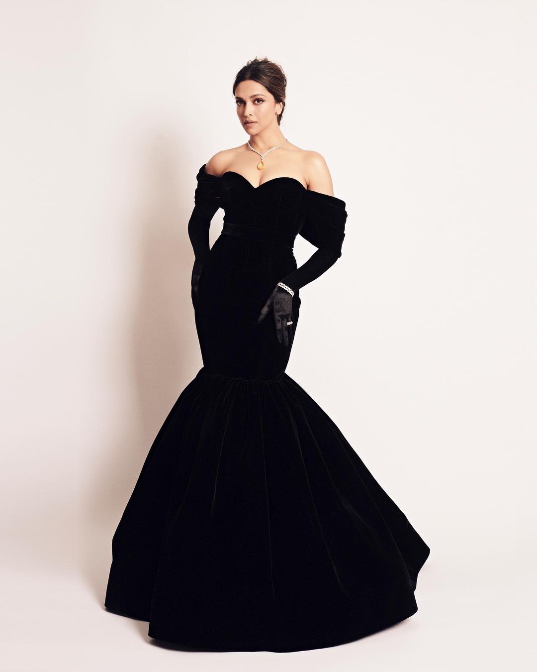 Deepika Padukone In Black Dress Photoshoot