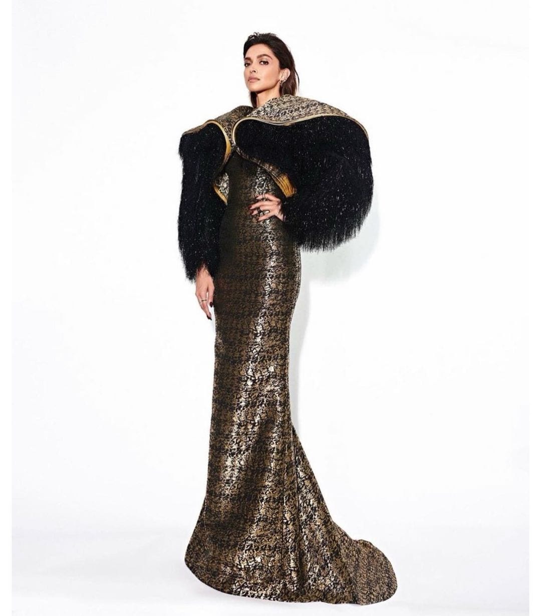 Deepika Padukone Keeps It Bold & Classy At Louis Vuitton Event As She Wears  A Black Mini Blazer Dress With Lacy Stockings, Hypnotizing Us With Her  Smokey Eyes!