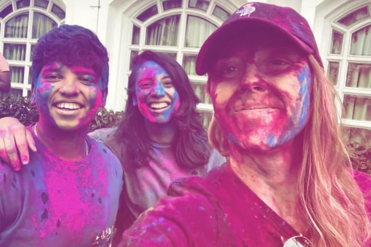 WPL 2023: Smriti Mandhana, Richa Ghosh and Heather Knight Celebrate Holi Painted in Colours, See Pic