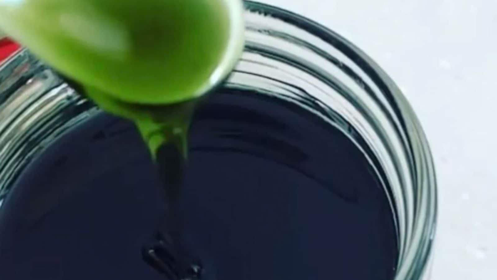 Reddit User Shares Image of 'Green Honey' And is Very Curious