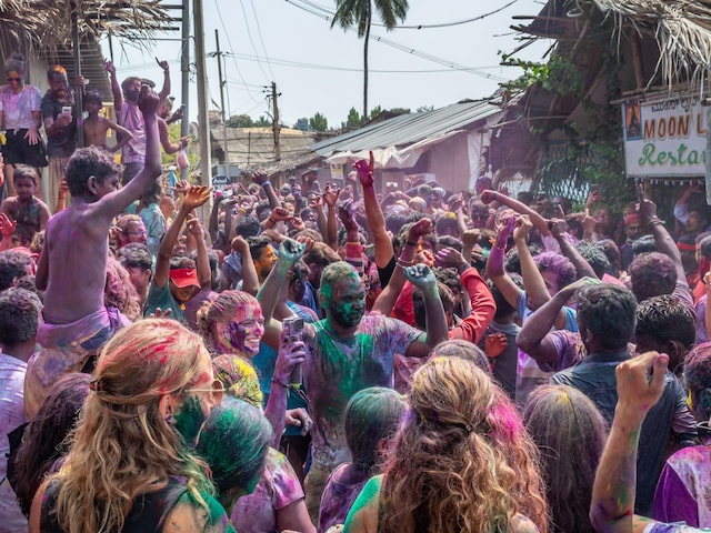 People celebratting Holi in Hampi, Karnataka. (Image: Shutterstock file)

