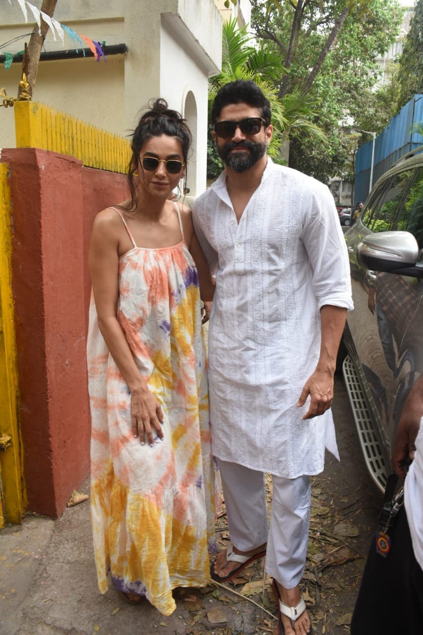 Farhan Akhtar and Shibani Dandekar seen arriving at Javed Akhtar's Holi party. 