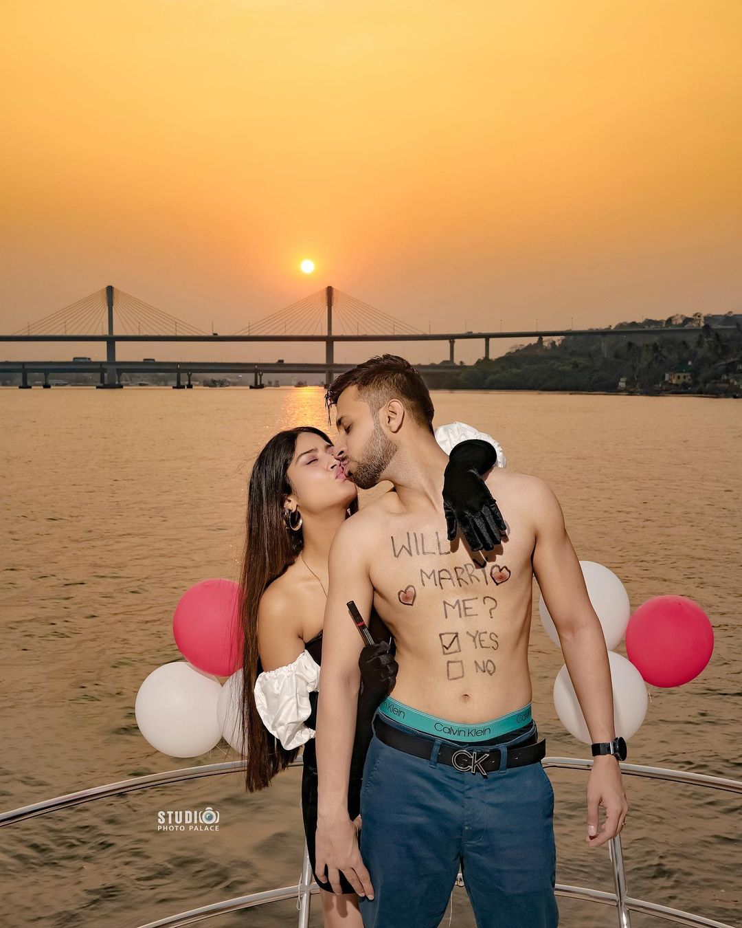 Krishna Mukherjee and Chirag Batliwala had a fun proposal too. 