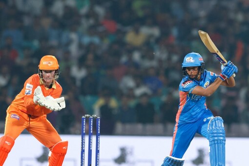 Live Score Gujarat Giants vs Mumbai Indians WPL 2023