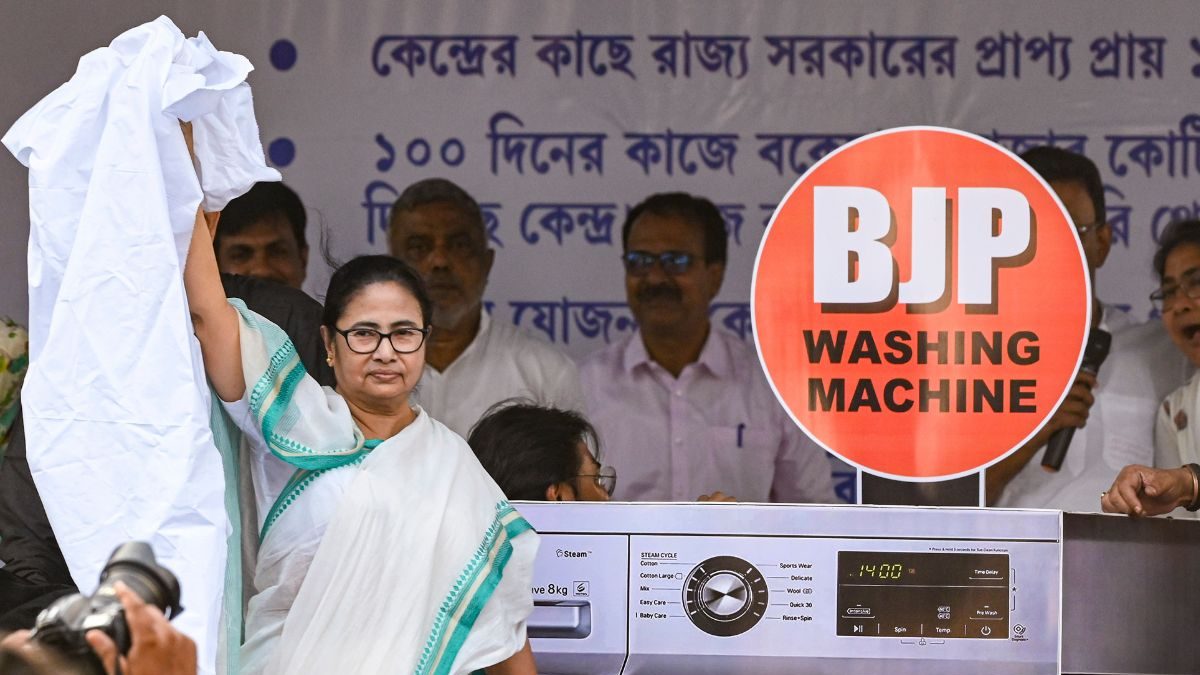 ‘Washing Machine, BhaJaPa’: Mamata Banerjee’s Laundry Act on Stage to Protest Against BJP | WATCH