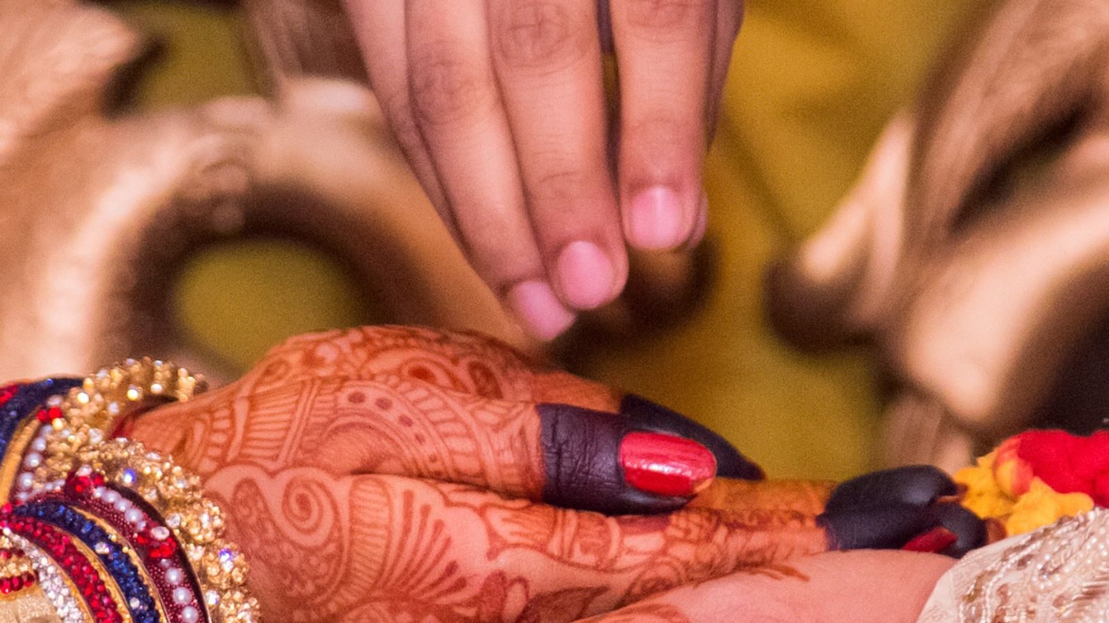 Woman’s Tweet About Her Sister’s Last Day At Home Before Marriage Has Made Desis Emotional