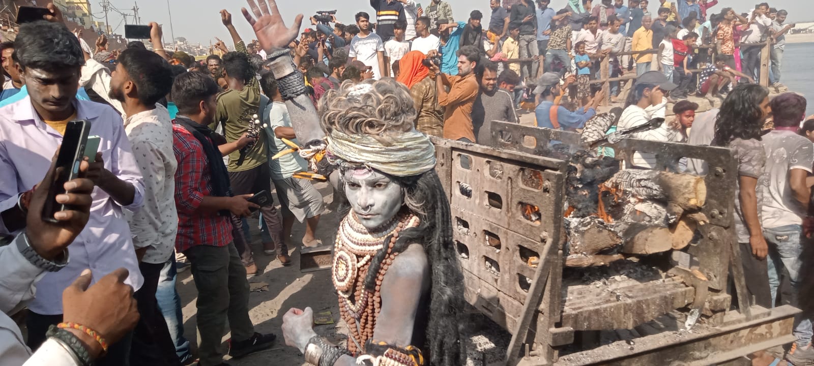 As per Hindu mythology, Lord Shiva got married to Goddess Parvati on Mahashivratri and stayed back at Parvati’s maternal home for a few days. It was believed that two weeks later, on Rangbhari Ekadashi, Lord Shiva brought her to Kashi for the first time after marriage. (Image: News18)