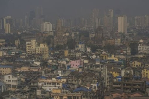 Doctors say high levels of air pollution in Mumbai are driving up cases of respiratory illnesses in the city. File pic/AP
