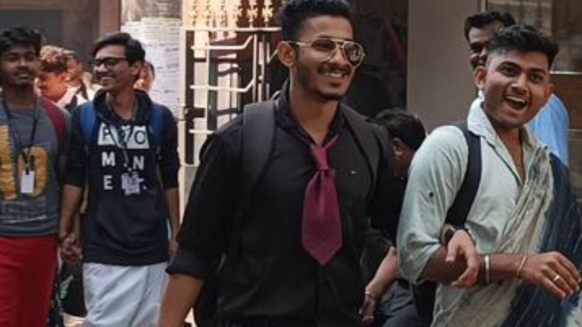 Maharashtra College Students Break Gender Stereotype With 'Mismatch' Day Attire - Vimarsana News