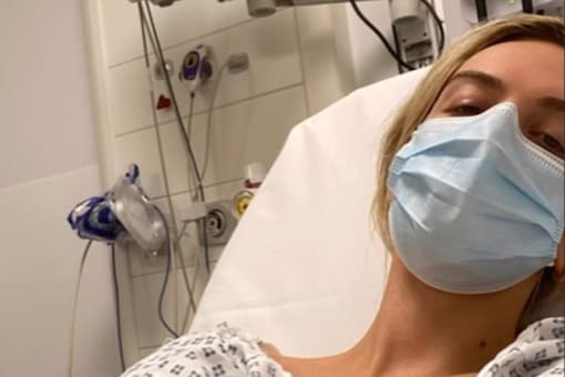 Elle Adams was unable to urinate no matter how much fluid she drank. (Image Credit : Instagram/ellenextdoor)
