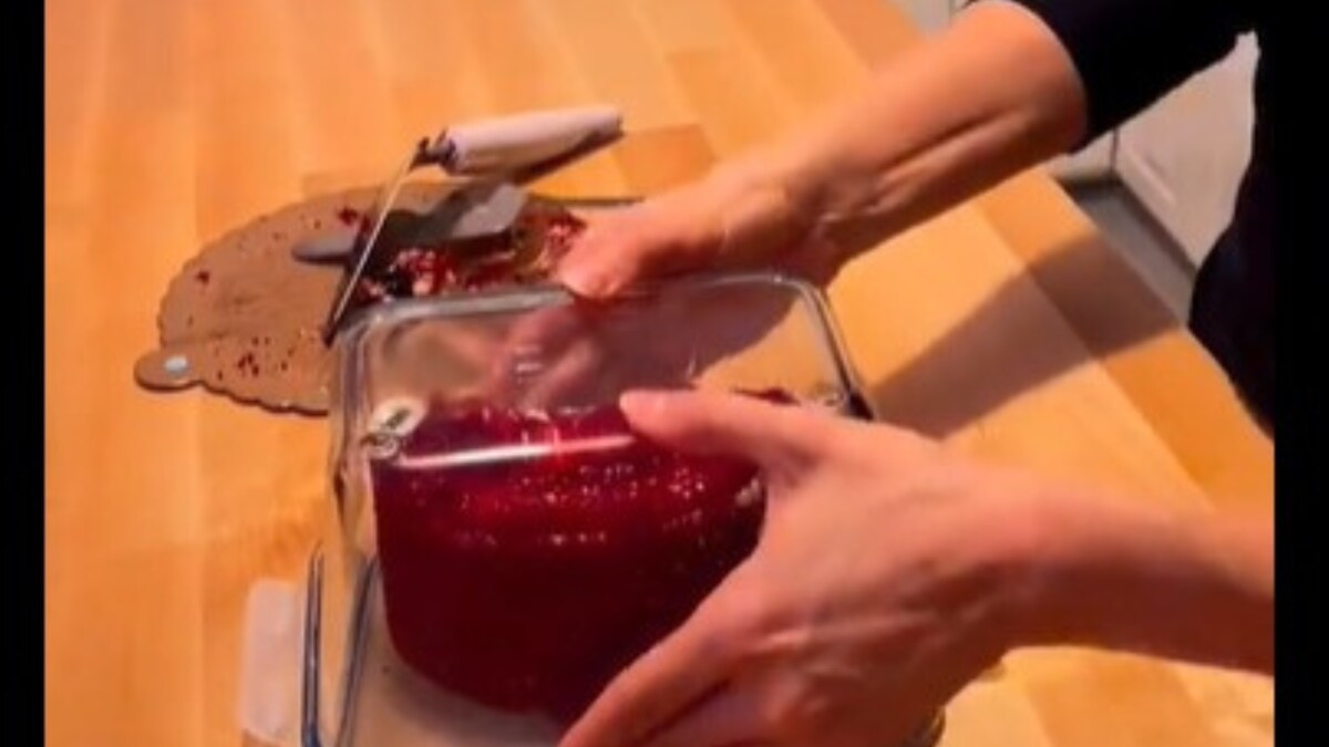 We Bet You Hardly Thought About This Hack For Storing Leftover Cake