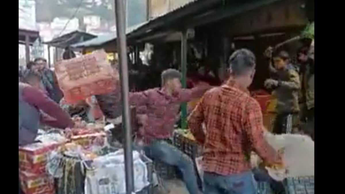 ‘Nothing Comes Close To Battle Of Baghpat’: Video Of Shimla Vendors’ Brawl Goes Viral