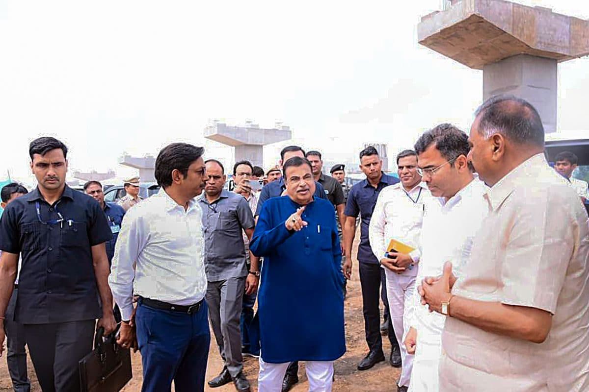 Urban Extension Road Project to Ease Delhi's Traffic Woes Will be an Electric Expressway, Says Gadkari