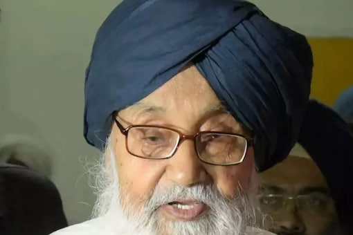 Parkash Singh Badal was the chief minister of Punjab when the police firing took place in 2015. (File News18 Photo)