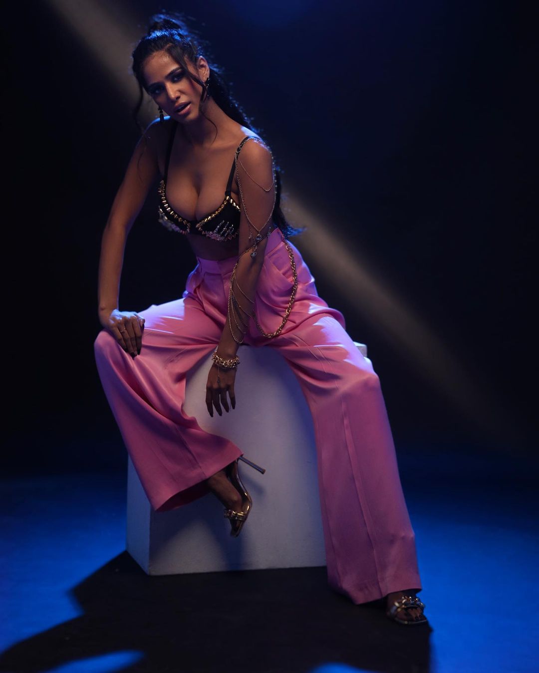 Poonam Pandey s Unseen Sizzling Photoshoots News18 Poonam Pandey s Unseen Sizzling Photoshoots News18