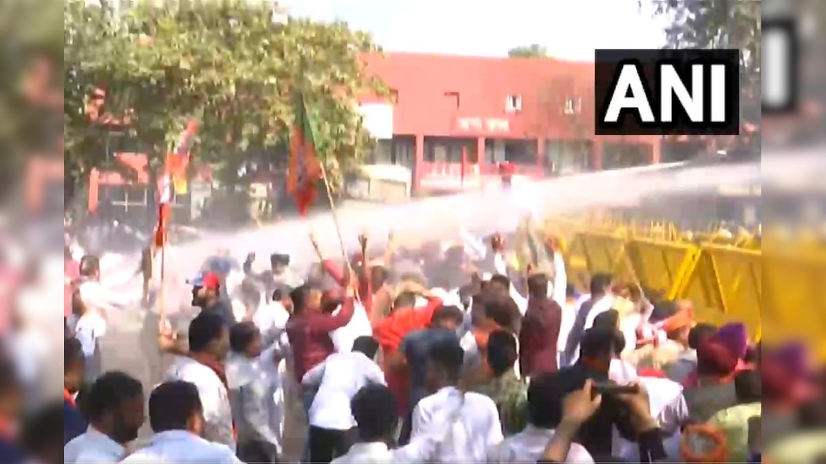 Police Use Water Cannon on Punjab BJP Leaders, Workers as They Try to March to Vidhan Sabha