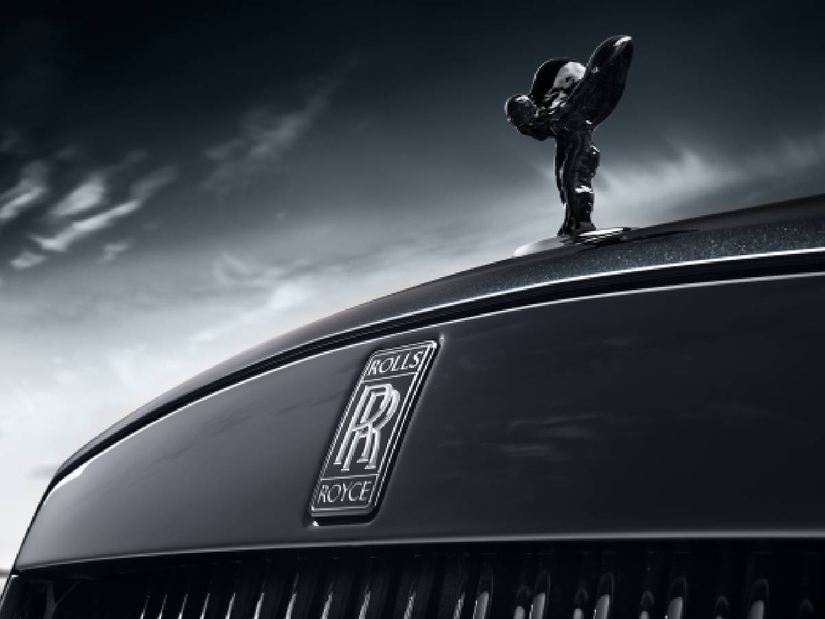 Rolls-Royce Black Badge Wraith Black Arrow In Pics: See Design ...