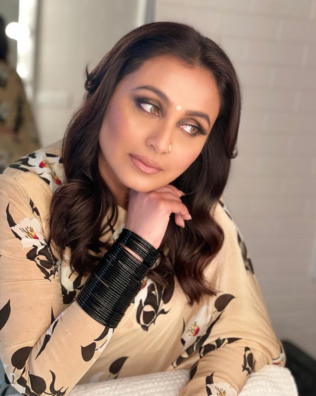 Rani Mukerji's Flawless Beauty Looks: The Mrs Chatterjee vs Norway Star  Aces Bright Lips, Winged Eyeliner And Nude Makeup - News18
