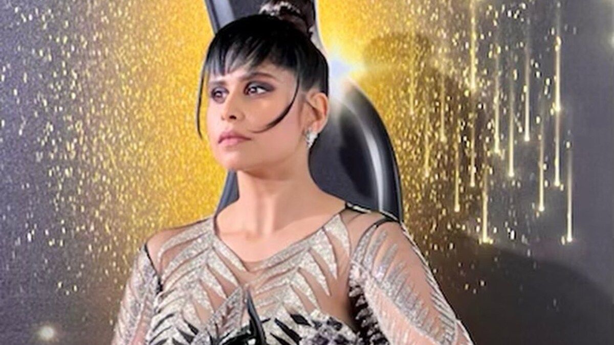Sai Tamhankar's Unique Look Leads To Comparisons With Uorfi Javed - Vimarsana News