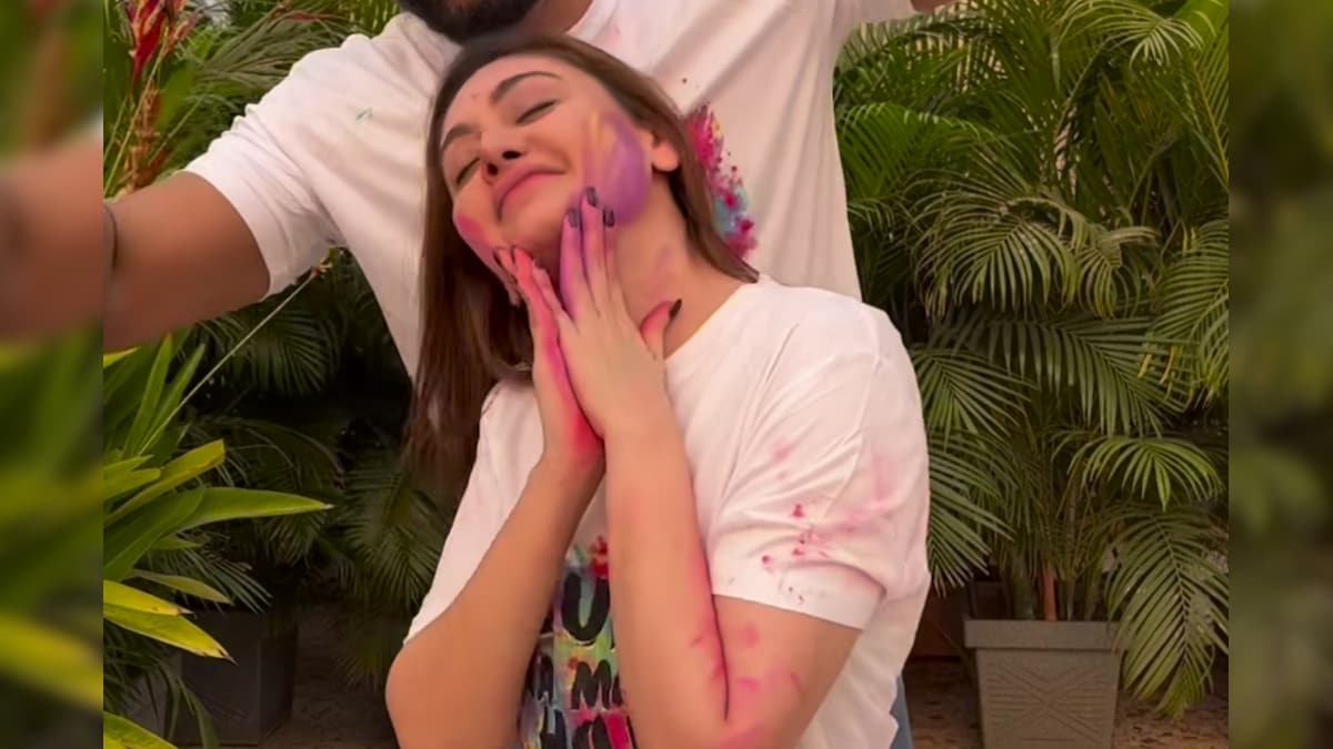 Holi 2023: Kaanta Laga Fame Shefali Jariwala Shares Post Holi Skin Care Tips