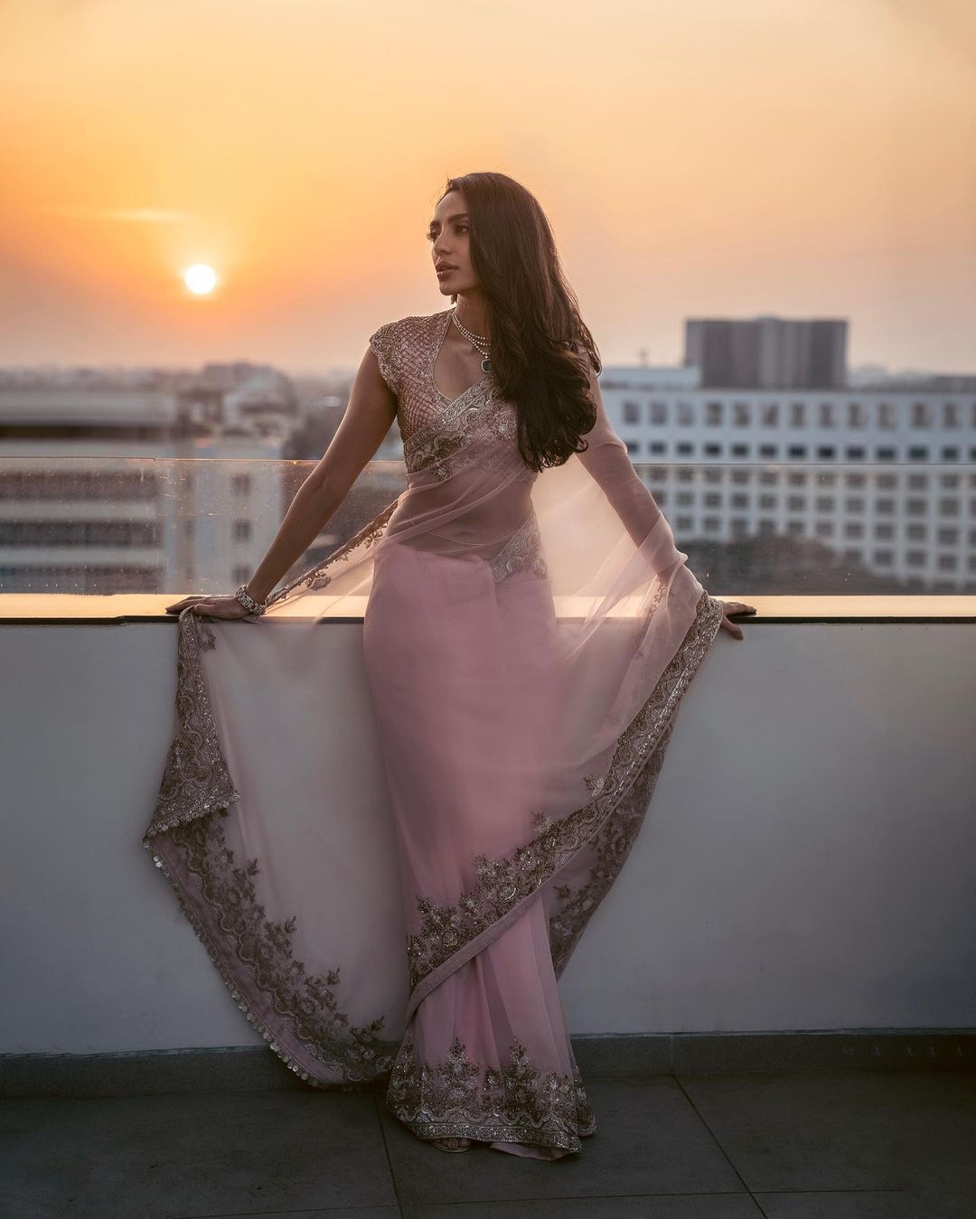 Sobhita Dhulipala Is A Picture Of Elegance In Pink Manish Malhotra Saree, See The Diva's Stunning Photos