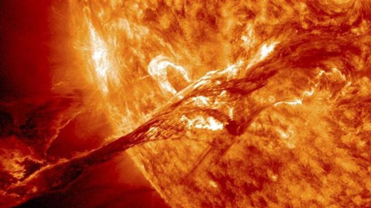 Solar Storm From Giant 'Hole' on Sun to Hit Earth on Friday, UK