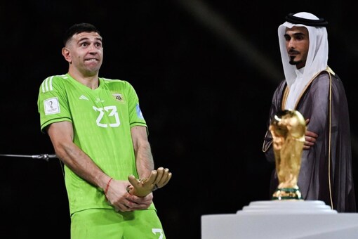 Emiliano Martinez after winning the golden glove at FIFA World Cup 
 (Twitter)