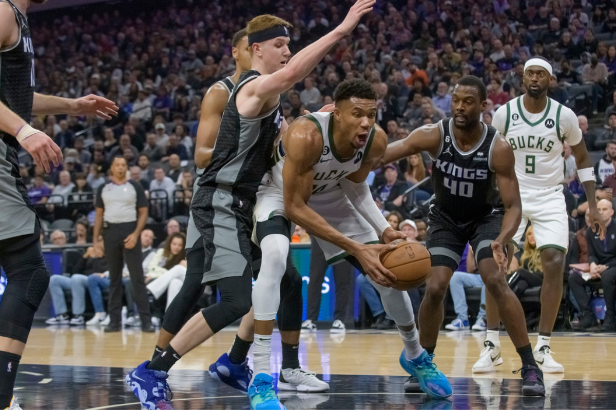 Giannis Antetokounmpo Powers Bucks To Stunning Upset, Ending Kings' Unbeaten Run Giannis Antetokounmpo Powers Bucks To Stunning Upset, Ending Kings' Unbeaten Run