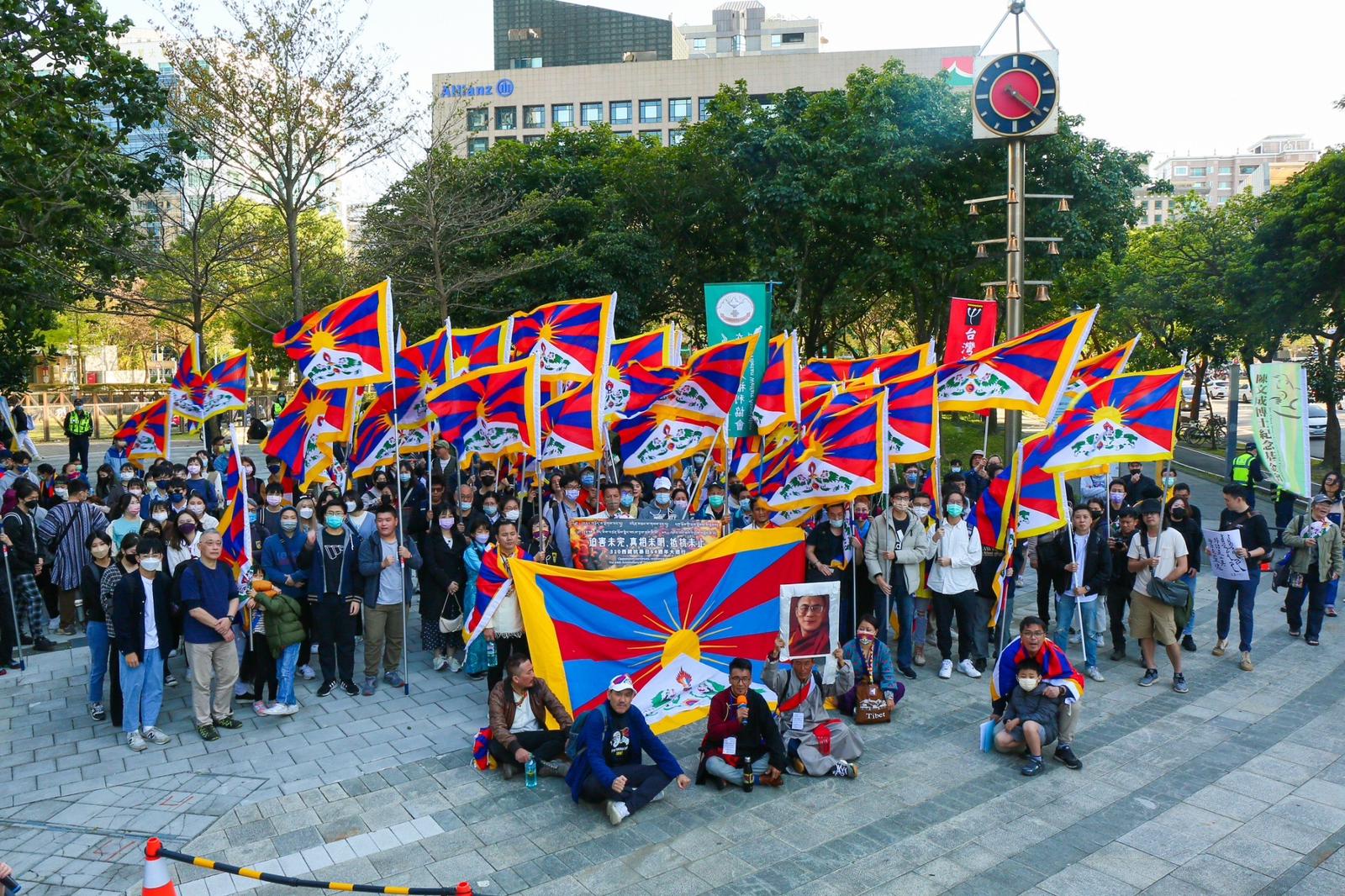tibetan protesters in taipei taiwan