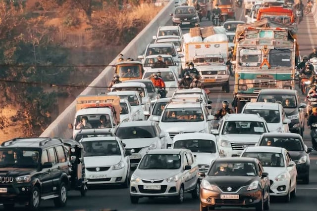 India's road transport sector contributes significantly to the country's carbon emissions.
