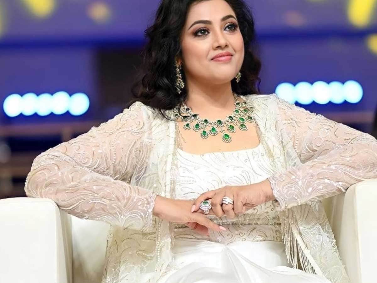 Telugu Actress Meena Sagar Clarifies She Is Not Getting Married For The  Second Time - News18