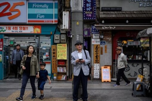 Seoul is likely to become a 'super-aged' city by 2026 due to low birthrates and increased life expectancy, with some 14 percent of the population aged 65 or over. (Credits: AFP)