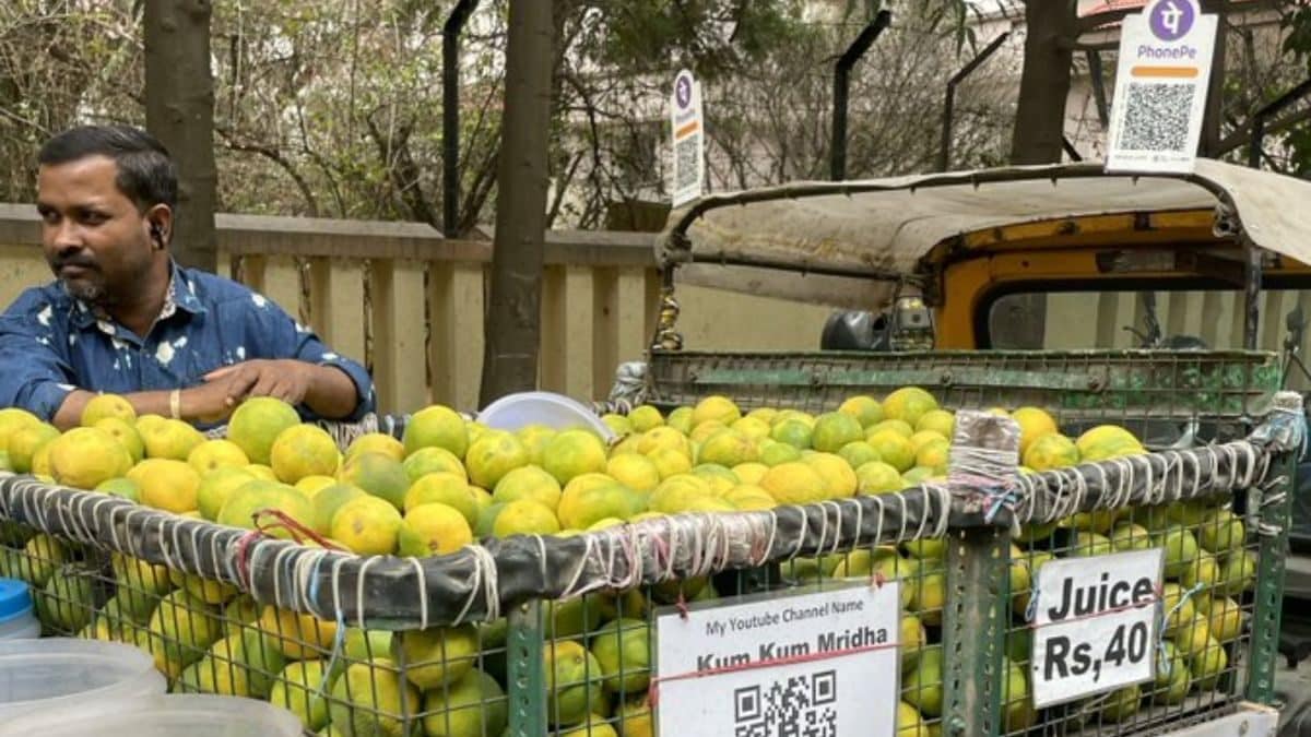 'Subscribe to My YouTube': Bengaluru Juice Vendor's Side Gig is Proof of 'Peak Creator Economy'