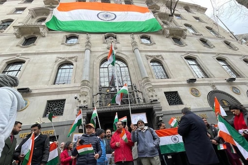 Several Indian diaspora groups called for a We Stand of India demonstration outside India House in London on Tuesday. (Photo: News18)
