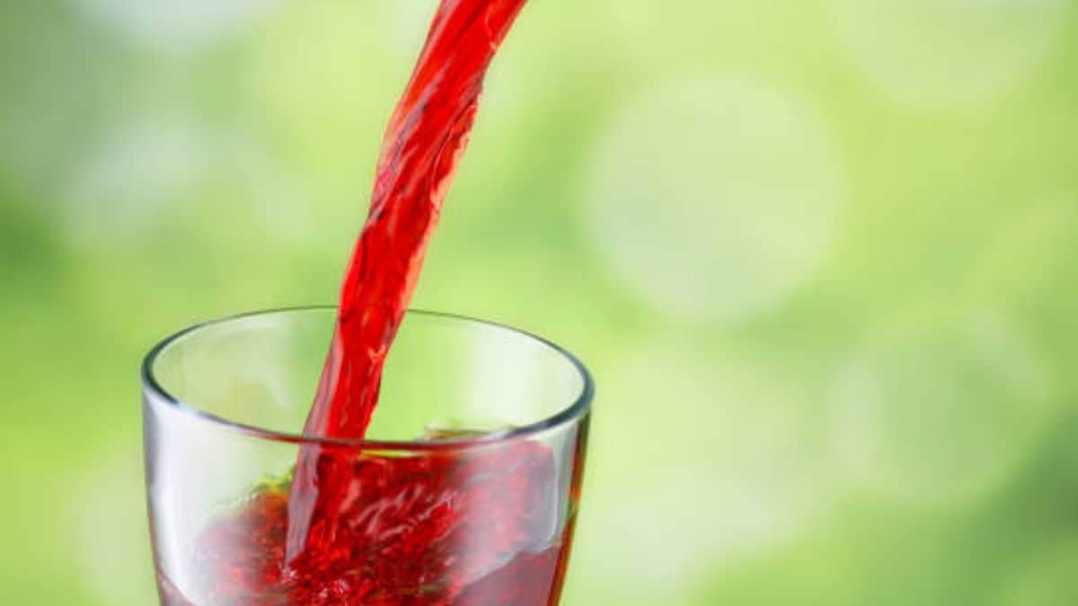 Desi Woman Disgusted Over 'Rooh Afza' Sets a 'Bittersweet' Mood on Indian Twitter - Vimarsana News