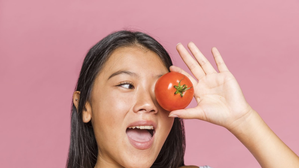 Ditch Expensive Products To Get Glowing Skin Using Tomatoes; Here's How