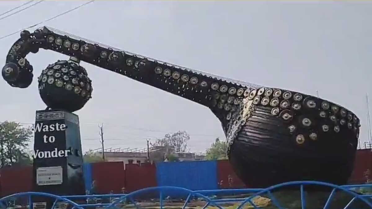 Bhopal Artists Make World's Largest Rudra Veena From Vehicle Scraps And Trash - Vimarsana News