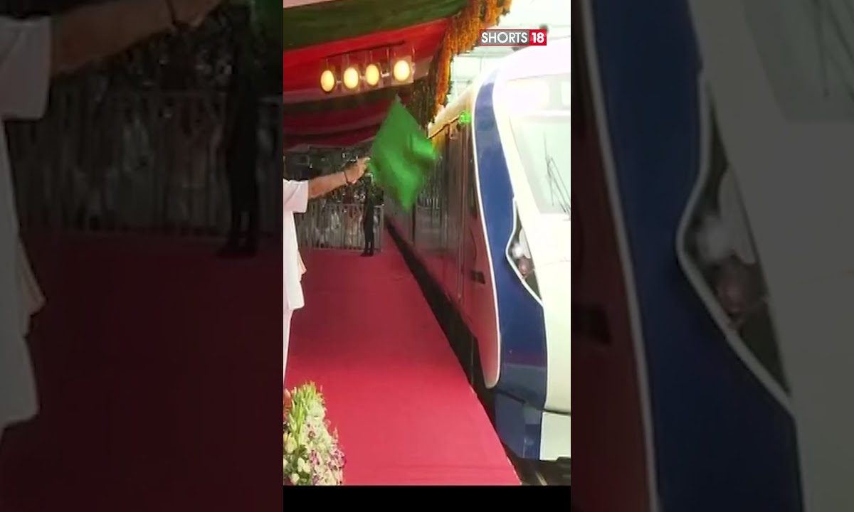 Pm Modi Flags Off Kerala S First Vande Bharat Express From Thiruvananthapuram Viral Shorts