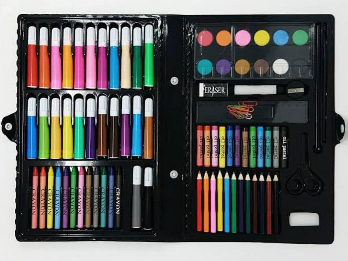 Buy Compact and Portable Sketch Folio 1 Drawing Kit With Carrying Online in  India  Etsy