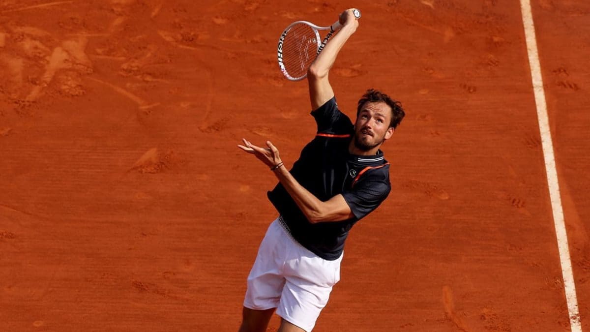 Monte Carlo Masters: Daniil Medvedev Beats Lorenzo Sonego to Set Up Alexander Zverev Battle