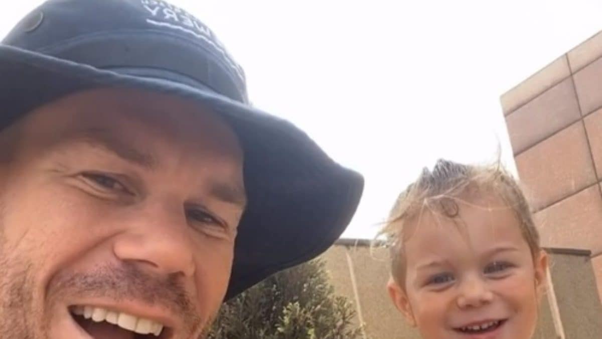 David Warner Wins Internet As He Wishes Allu Arjun Birthday in Pushpa Style, Watch - Vimarsana News