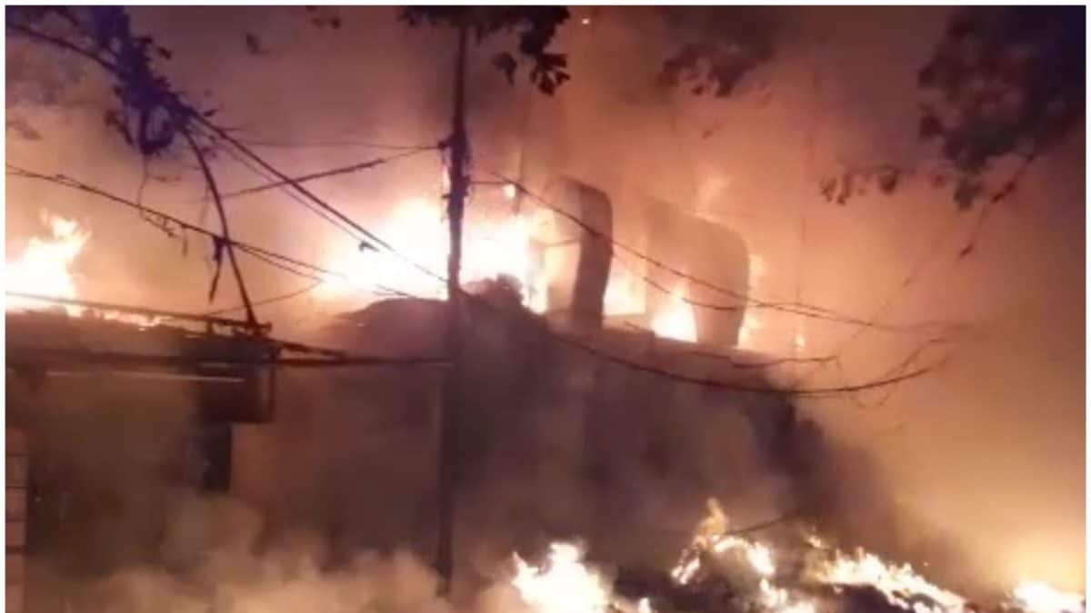Major Fire in Building Near Raj Bhavan, 15 Fire Tenders Deployed to Douse Blaze