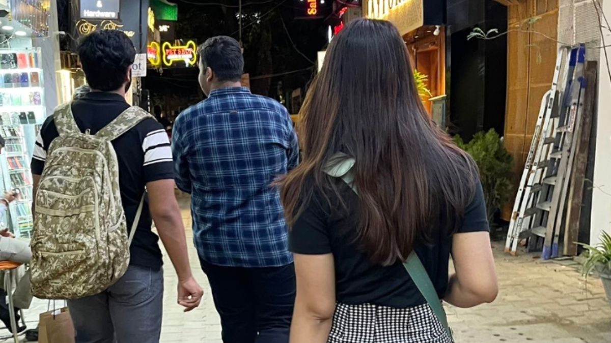 This Girl Asked Internet to 'Remove Boys' from Her Pic and Twitter Arrived With Mad Editing Skills - Vimarsana News