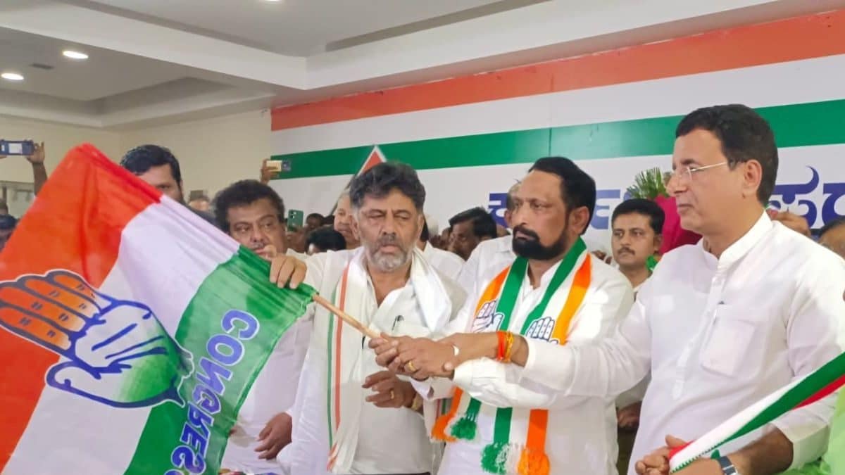 Karnataka Elections: Denied Ticket by BJP, Former Deputy CM Savadi Joins Congress