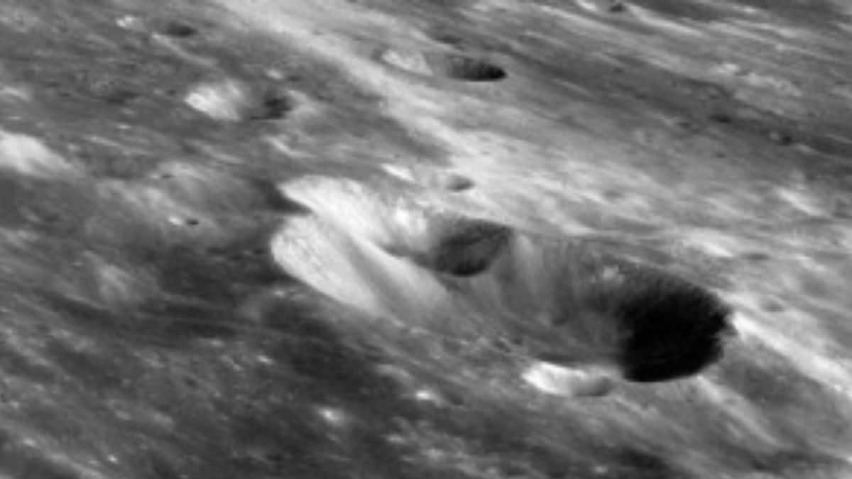 S.Korean Lunar Orbiter Danuri Sends Back First Photos of Moon's Far ...