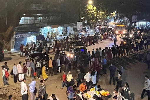 'Nothing New': Pic of People Standing in Long Queues For Public