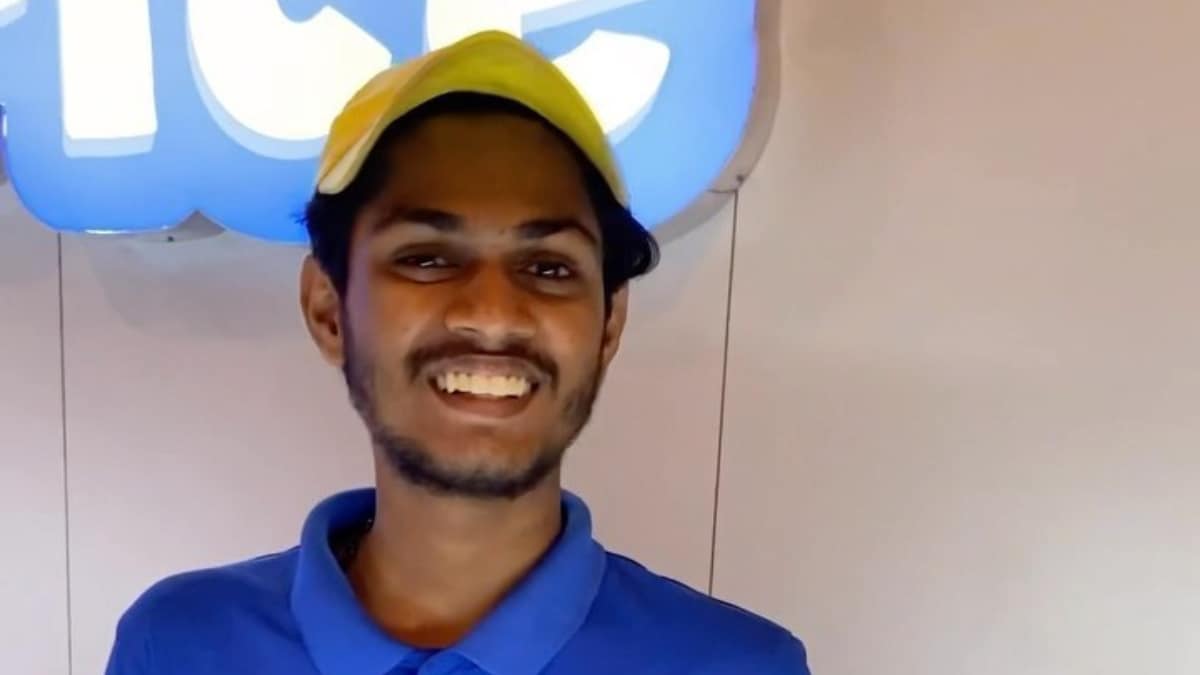 Artist’s Sketch Brings A Smile To This Ice Cream Vendor’s Face