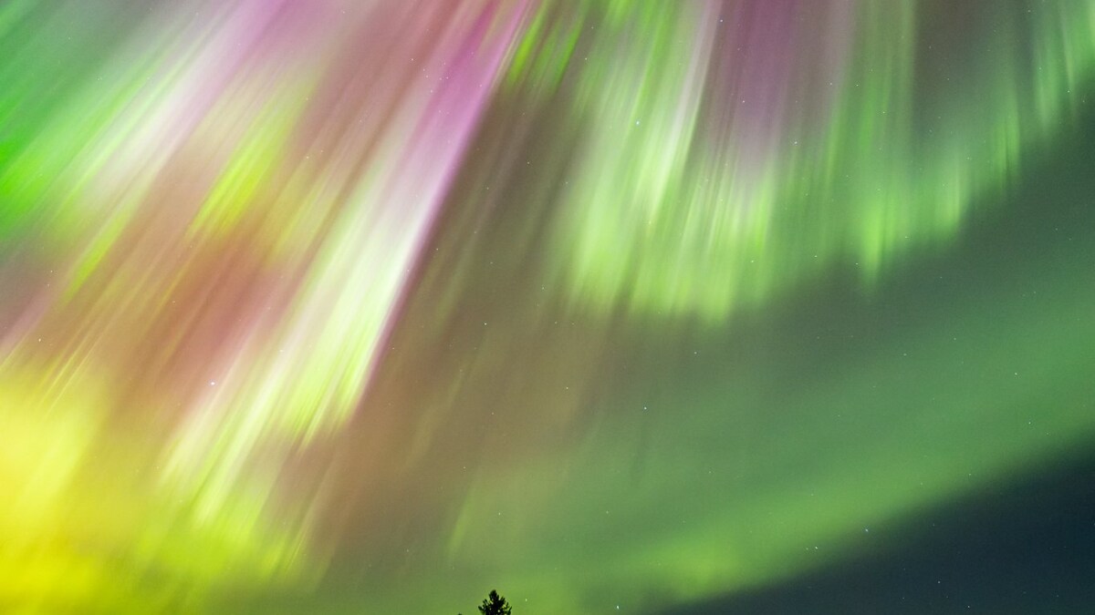 Whistles, cracks, hisses: the noises of the northern lights